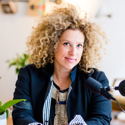 julie-podcast-host